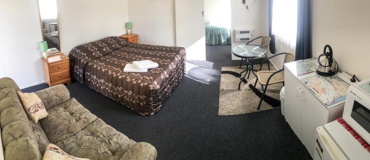 أومارا Alma Motel المظهر الخارجي الصورة